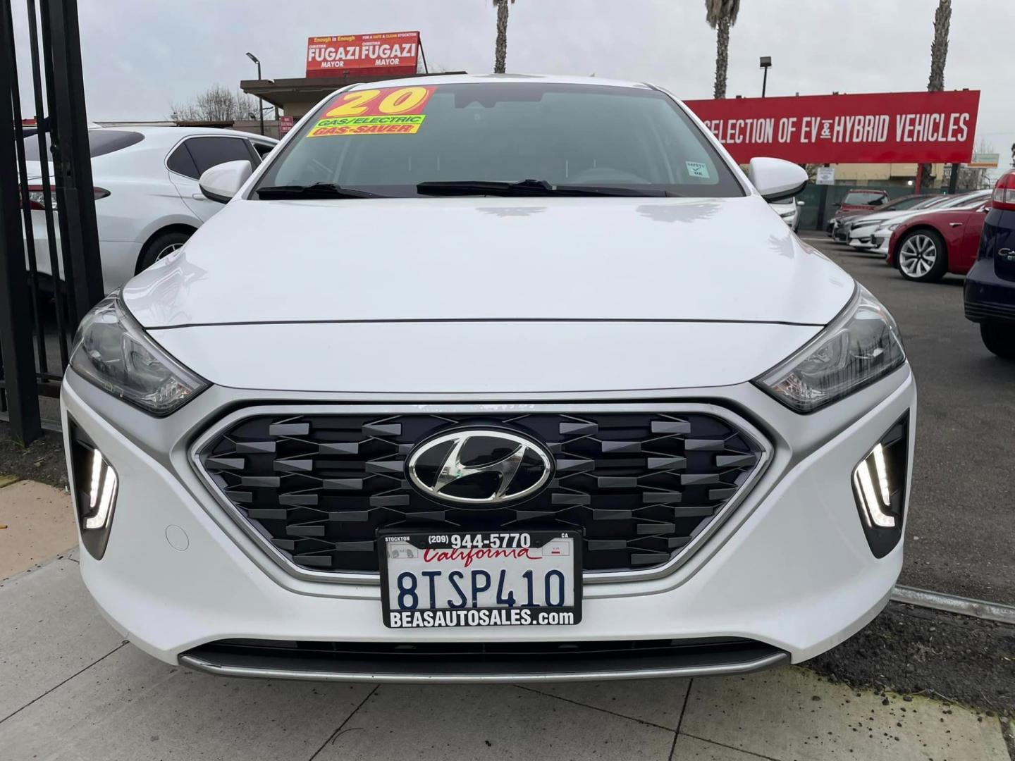 2020 WHITE /GRAY Hyundai Ioniq Plug-In Hybrid SE (KMHC65LD2LU) with an 1.6L L4 DOHC 16V HYBRID engine, 6A transmission, located at 744 E Miner Ave, Stockton, CA, 95202, (209) 944-5770, 37.956863, -121.282082 - Photo#2